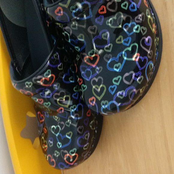 Dansko XP 2.0 Clogs size 40 Floating Hearts New - Picture 6 of 10